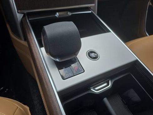 Certified 2025 Land Rover Range Rover SE AWD/4WD image 20