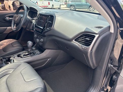 Used 2019 Jeep Cherokee Overland AWD/4WD image 49