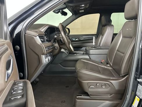 Used 2021 GMC Yukon XL Denali w/ Denali Premium Package image 11