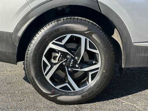 Used 2023 Kia Sportage LX image 24