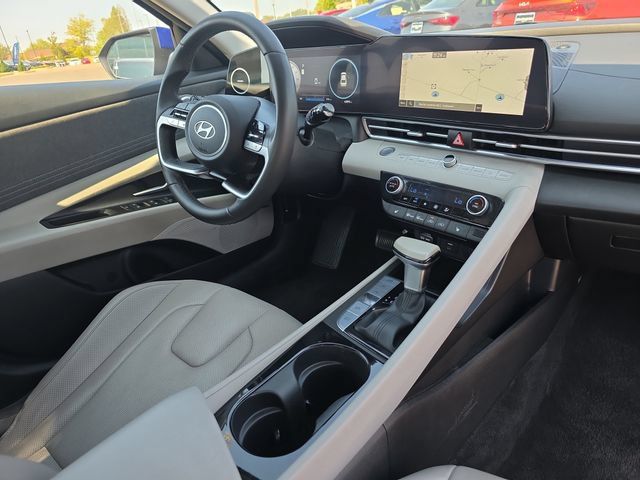 Used 2024 Hyundai Elantra Limited FWD image 16