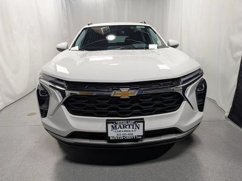 New 2026 Chevrolet Trax LT w/ LT Convenience Package FWD image 7