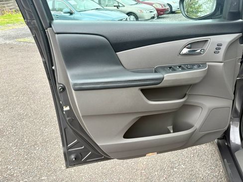 Used 2015 Honda Odyssey Touring Elite image 10