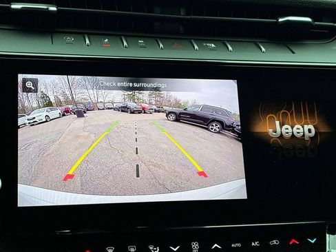 New 2026 Jeep Grand Cherokee Altitude AWD/4WD image 17