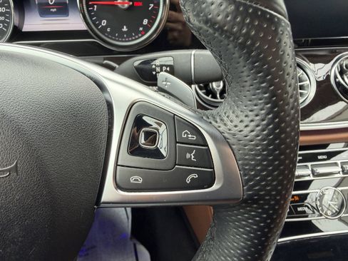 Used 2018 Mercedes-Benz E 400 E 400 image 31