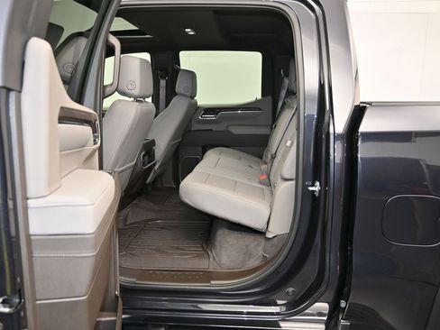 Used 2025 GMC Sierra 1500 SLT w/ SLT Premium Plus Package image 25