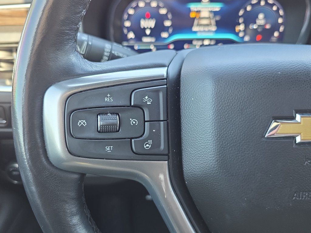 Used 2022 Chevrolet Suburban LT w/ LT Signature Package RWD image 23