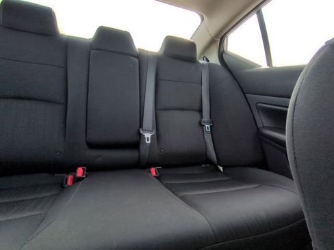 Used 2024 Nissan Altima 2.5 SV image 6