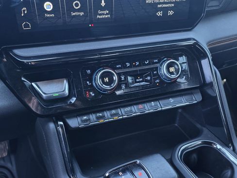 Used 2023 GMC Sierra 1500 AT4 w/ AT4 Premium Package image 16