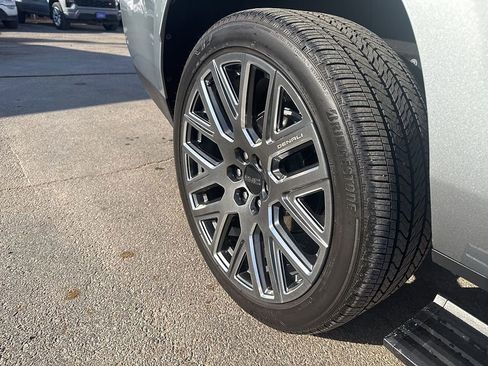 Used 2025 GMC Yukon XL Denali Ultimate image 19