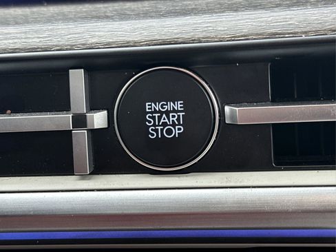 Used 2024 Hyundai Santa Fe Limited image 30