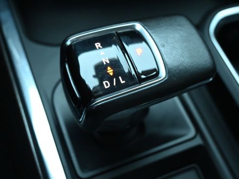 Used 2022 Chevrolet Silverado 1500 RST w/ Protection Package image 18