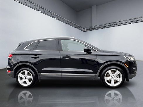 Used 2017 Lincoln MKC Premiere image 3