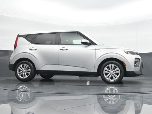 Used 2021 Kia Soul LX image 22