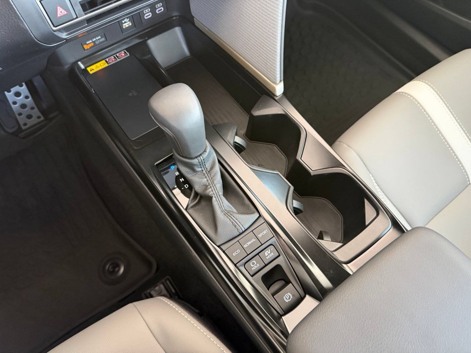 Used 2026 Toyota Camry SE w/ Multimedia Upgrade Package FWD image 19