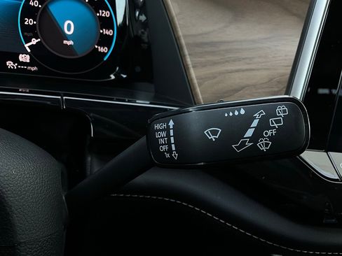 Used 2025 Volkswagen Atlas SE image 40