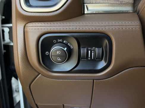 Used 2024 RAM 2500 Limited image 24