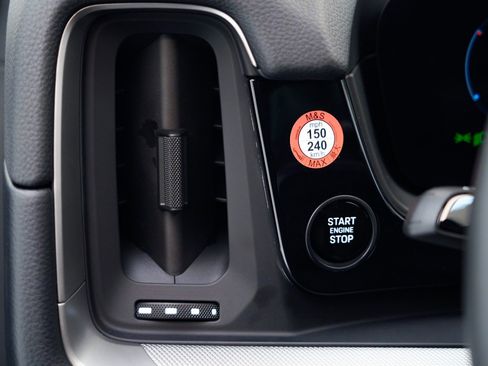 Used 2025 Porsche Cayenne S image 29