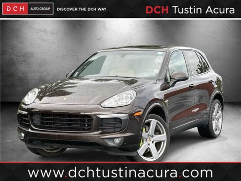 Used 2017 Porsche Cayenne S image 1