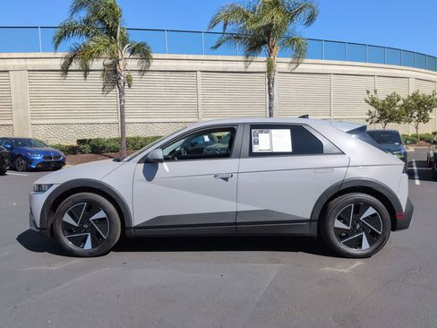 Used 2025 Hyundai Ioniq 5 SE RWD image 7