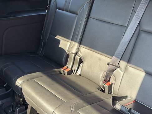 Used 2021 Chevrolet Suburban RST w/ Luxury Package RWD image 16