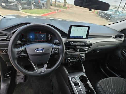Used 2025 Ford Escape Active AWD/4WD image 16