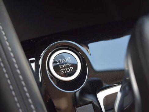 Used 2018 Nissan Kicks SV FWD image 59