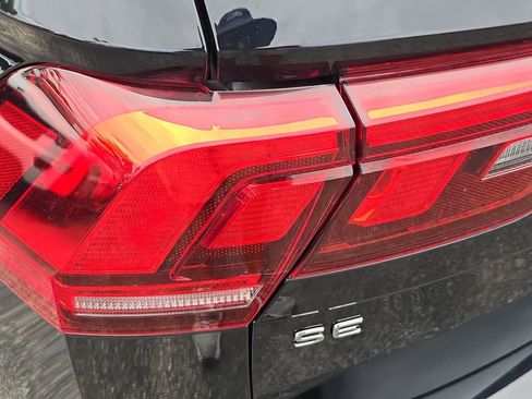 Used 2023 Volkswagen Tiguan SE image 5