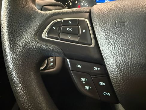 Used 2017 Ford Escape SE FWD image 18