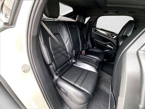 Used 2021 Porsche Cayenne Coupe image 29