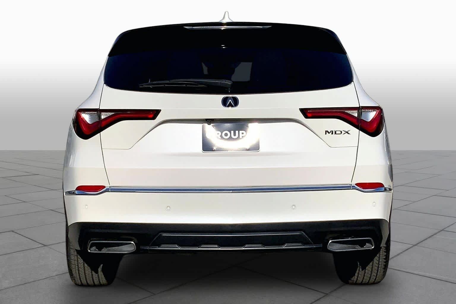 Used 2023 Acura MDX w/ Technology Package FWD image 5