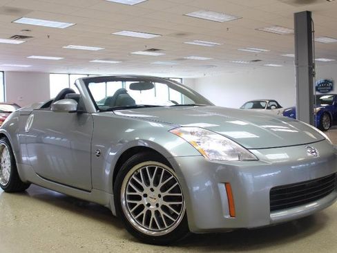 Used 2004 Nissan 350Z Touring image 25