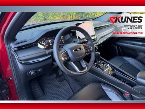 Used 2025 Jeep Compass Trailhawk image 26