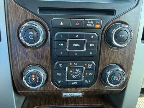 Used 2013 Ford F150 Lariat w/ Luxury Equipment Group AWD/4WD image 40
