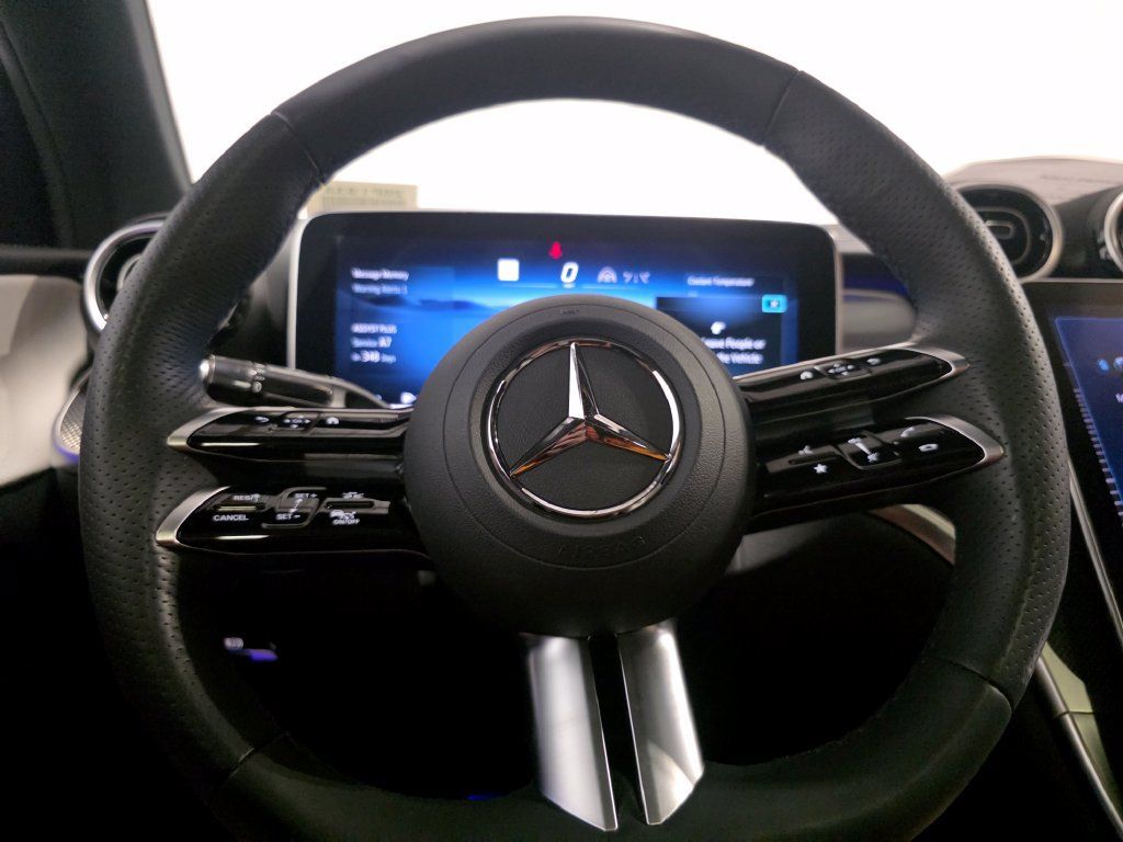 Used 2024 Mercedes-Benz GLC 300 4MATIC image 20