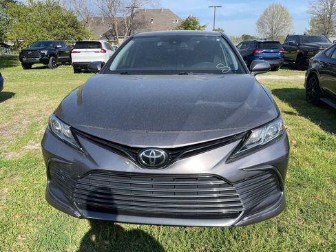 Used 2023 Toyota Camry LE image 2