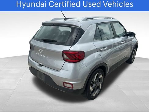 Certified 2025 Hyundai Venue SEL image 3