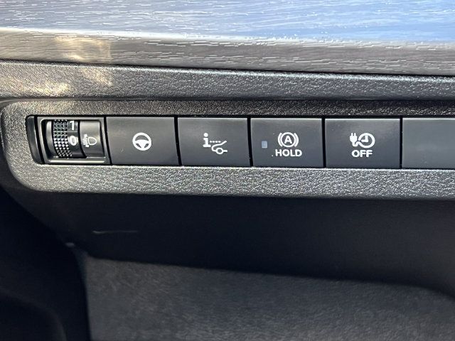 Used 2024 Nissan Ariya AWD image 17