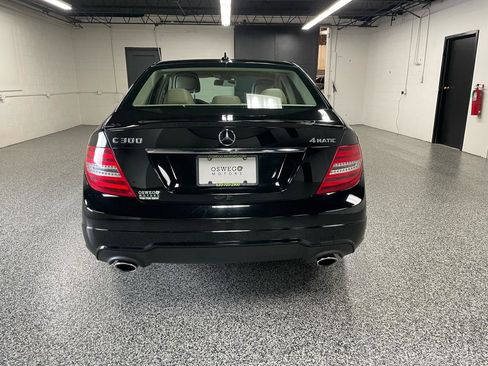 Used 2013 Mercedes-Benz C 300 Sport image 4