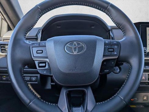 Used 2025 Toyota Camry SE image 16