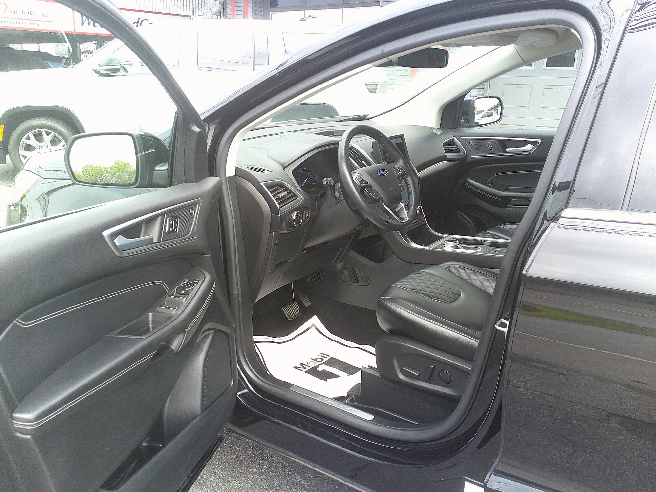 Used 2024 Ford Edge Titanium AWD/4WD image 18