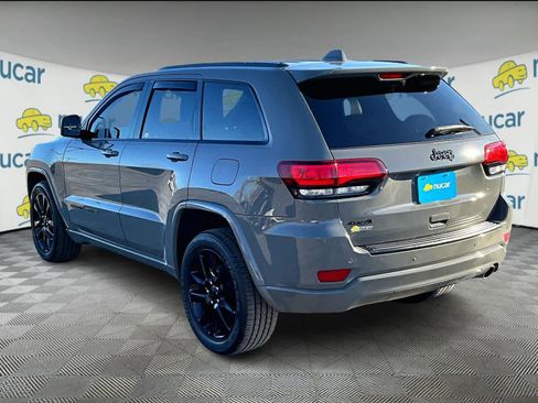 Used 2021 Jeep Grand Cherokee Laredo X image 4