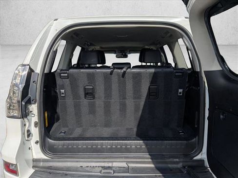 Used 2015 Lexus GX 460 image 6
