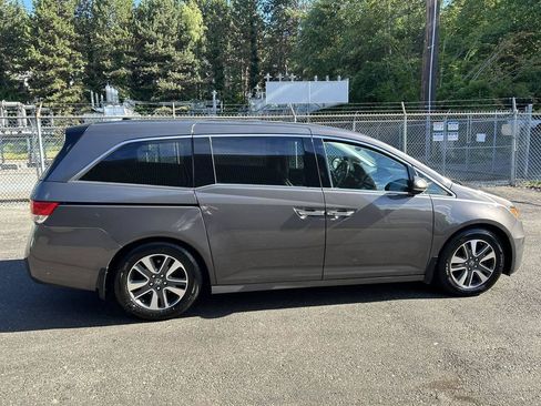 Used 2015 Honda Odyssey Touring image 4