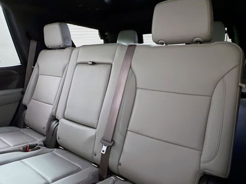 Used 2022 Chevrolet Tahoe Z71 w/ Off-Road Capability Package image 21