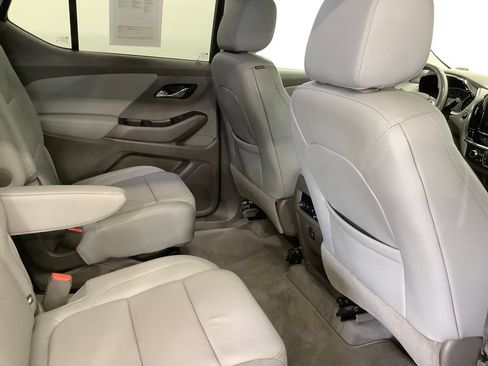 Used 2020 Chevrolet Traverse LT AWD/4WD image 34