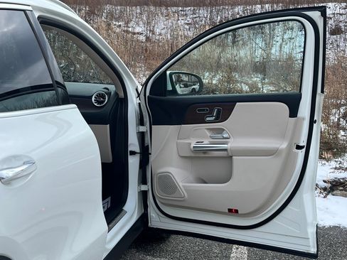 Used 2021 Mercedes-Benz GLA 250 4MATIC image 15