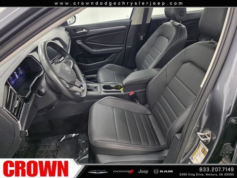 Used 2024 Volkswagen Jetta SE FWD image 22