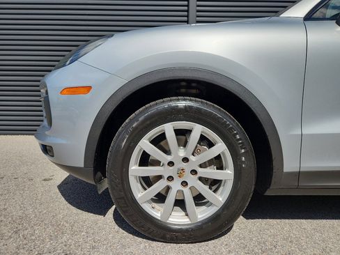 Certified 2020 Porsche Cayenne image 11