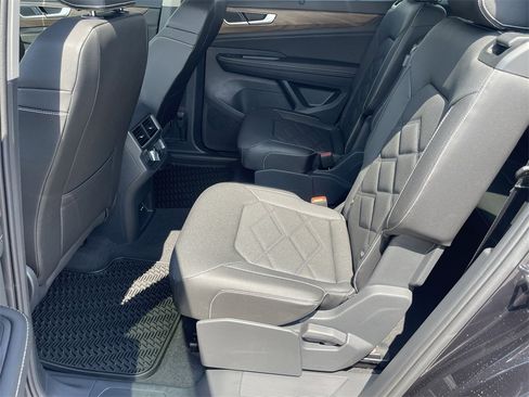 New 2026 Volkswagen Atlas SE image 24
